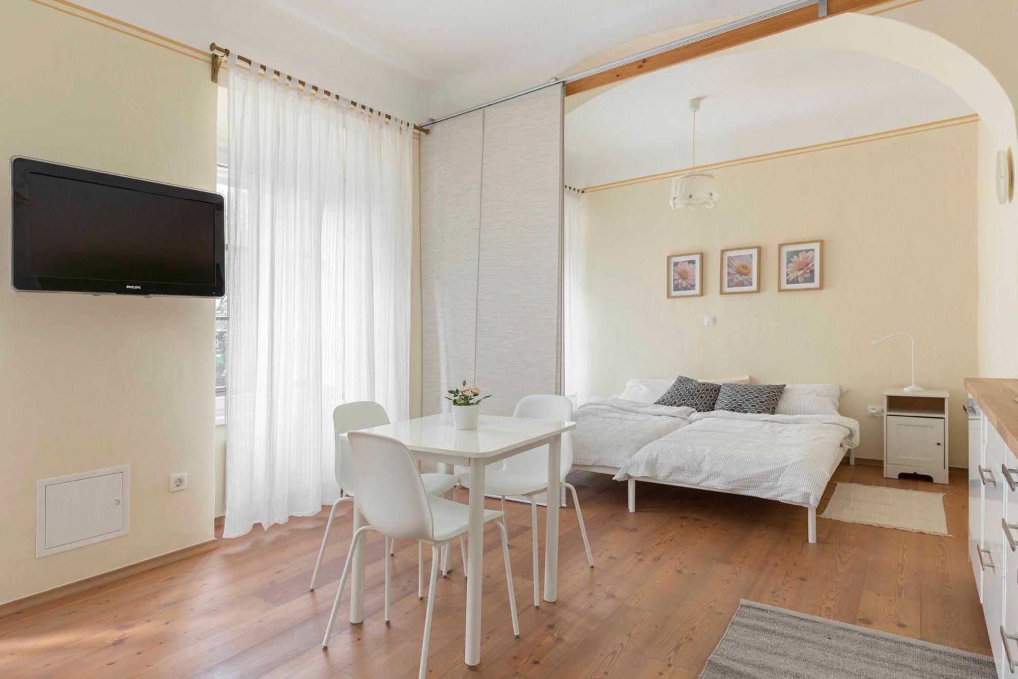 By The Walnut Tree Apartman Ljubljana Kültér fotó